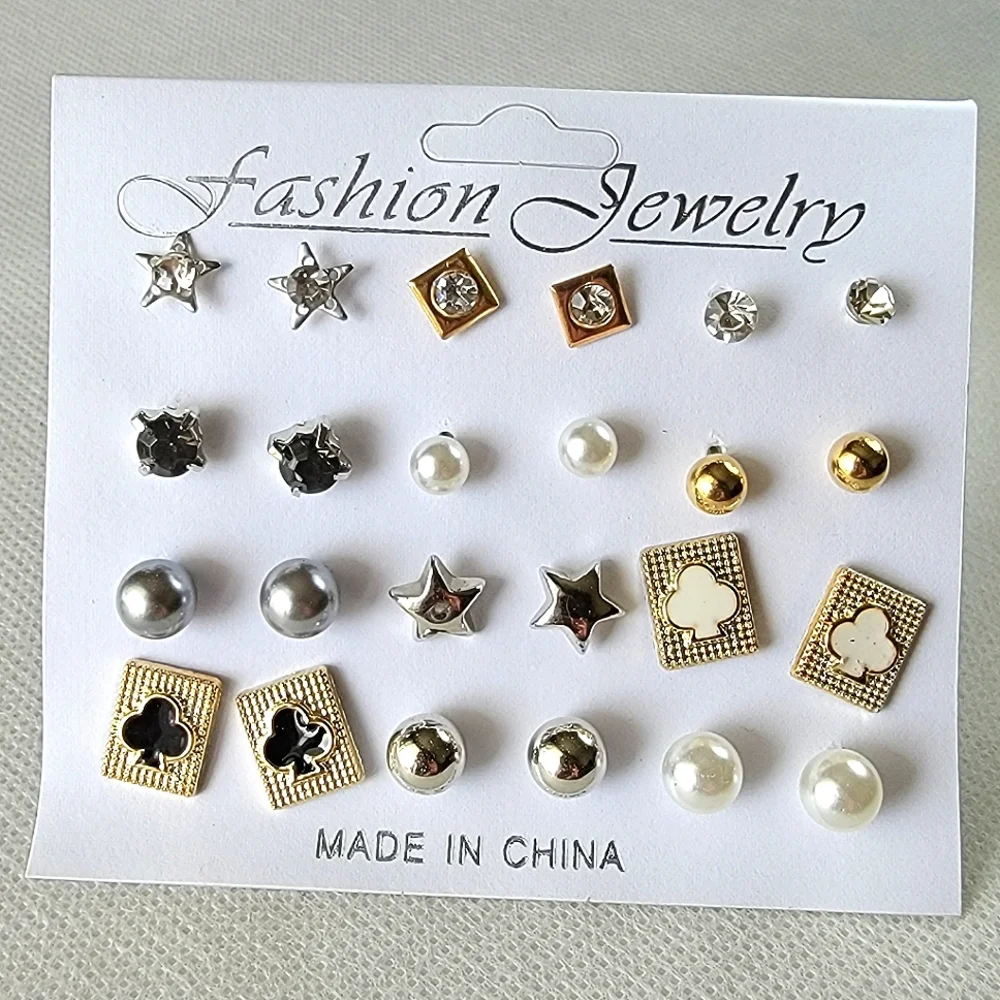 12 Pair Fashion Earrings
